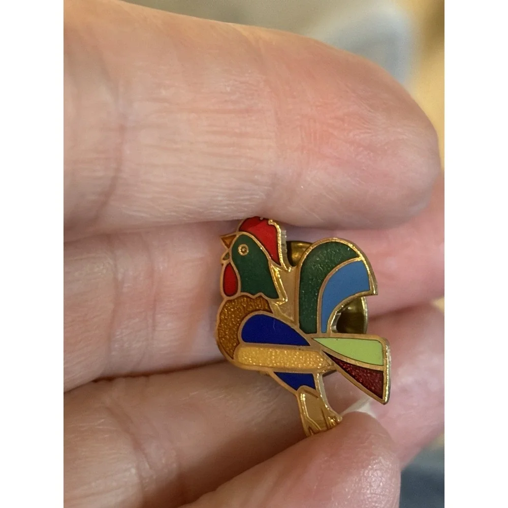 Rooster Chicken Enamel Hat Lapel Pin Pinback Farm Poultry Bird Taiwan Vintage